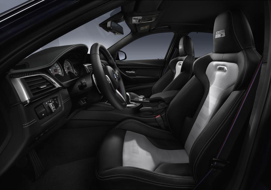 Интерьер BMW M3 30 Years M3 2016 года  (фото 36 из 43)